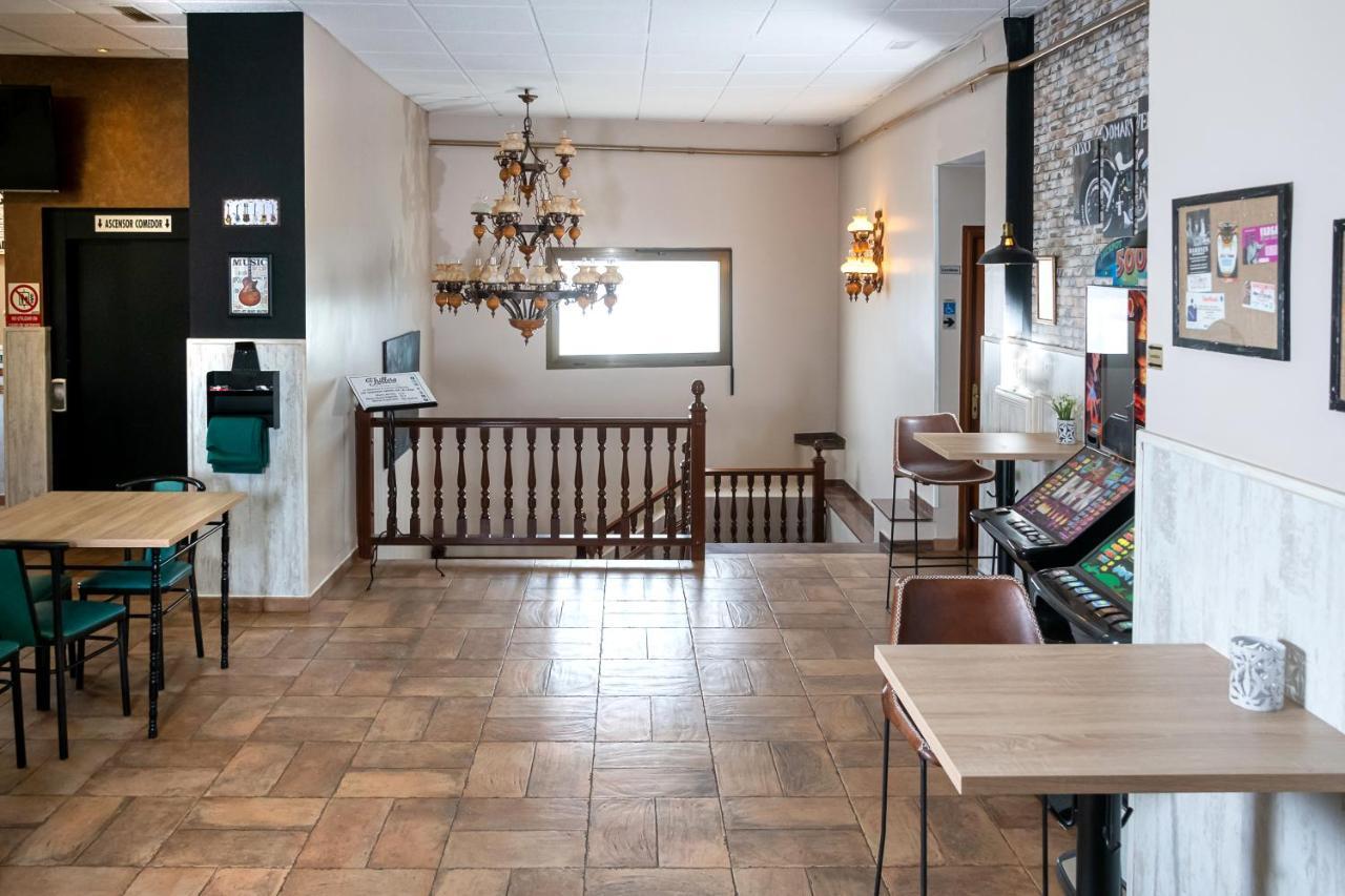 Hostal El Trillero Alcañiz Dış mekan fotoğraf
